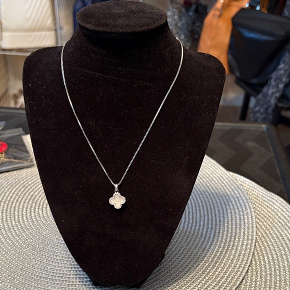Elegant Silver Pendant Necklace - Picture 2 of 4